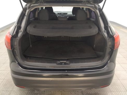 Used 2017 Nissan Rogue Sport SV FWD image 29