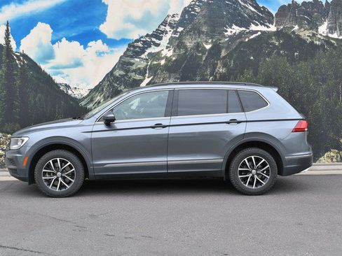 Used 2021 Volkswagen Tiguan SE w/ Panoramic Sunroof Package AWD/4WD image 7
