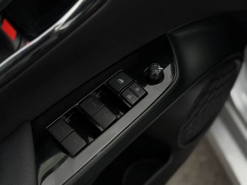 Used 2020 Toyota Prius XLE w/ Preferred Accessory Package image 30