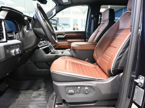 Used 2024 GMC Sierra 3500 Denali Ultimate image 16