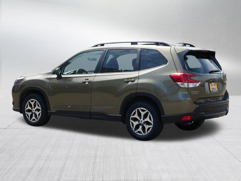 Certified 2023 Subaru Forester Premium AWD/4WD image 5