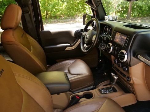 Used 2014 Jeep Wrangler Rubicon w/ Power Convenience Group AWD/4WD image 33