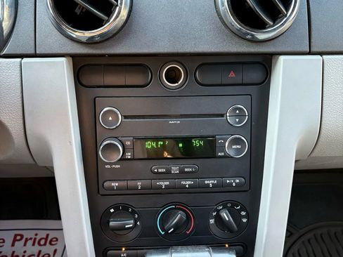 Used 2009 Ford Mustang Premium image 22