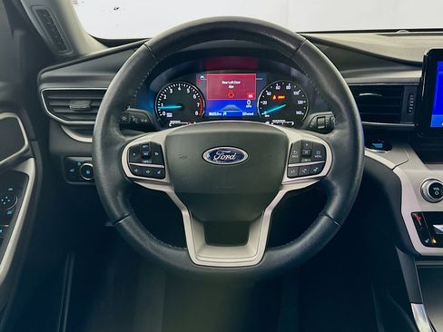 Used 2023 Ford Explorer XLT w/ Equipment Group 202A image 18