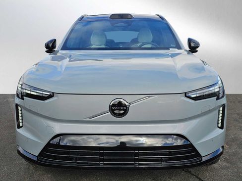 Used 2025 Volvo EX90 Ultra image 8
