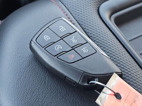 Used 2022 Chevrolet Suburban RST w/ Luxury Package image 33