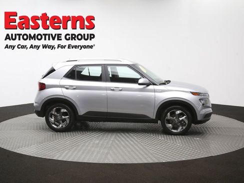 Used 2025 Hyundai Venue SEL FWD image 46