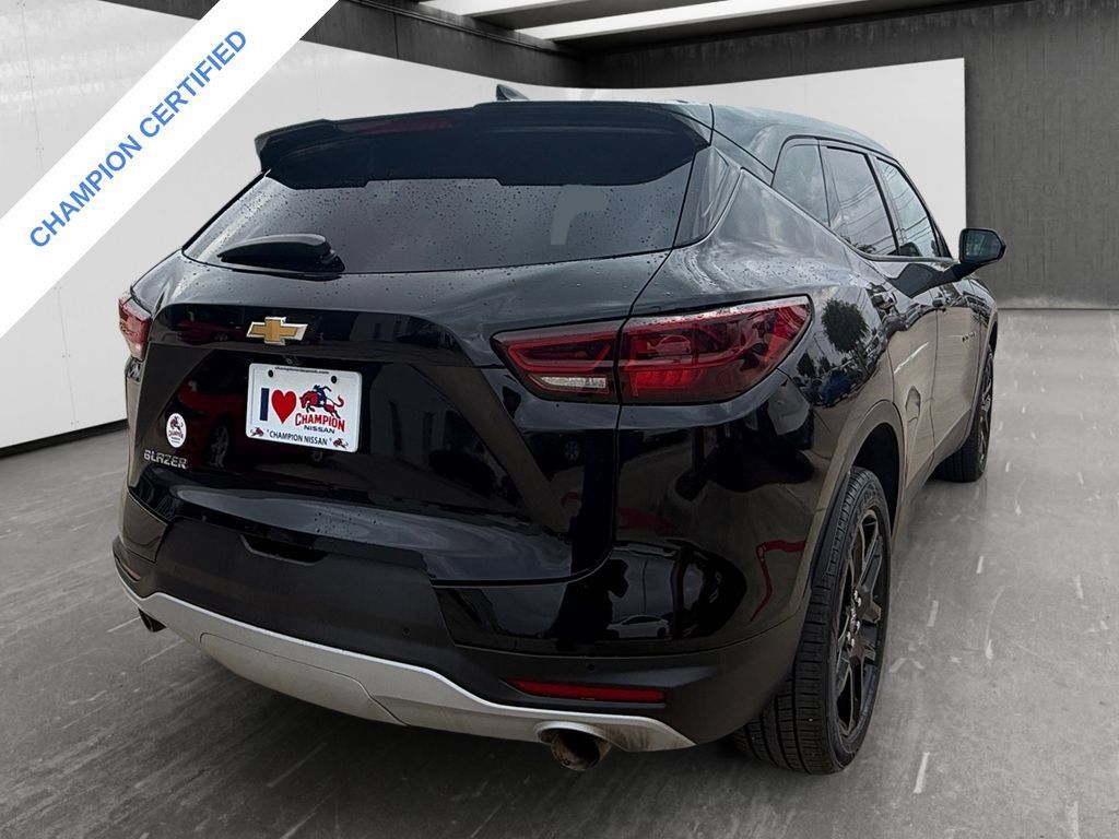 Used 2023 Chevrolet Blazer LT w/ Driver Confidence Package FWD image 5