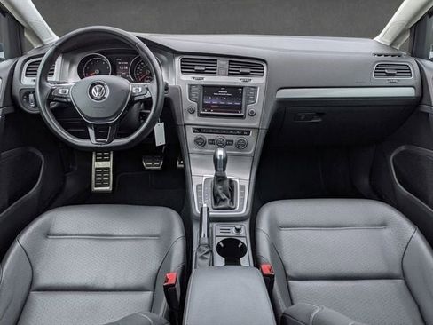 Used 2015 Volkswagen Golf S FWD image 3