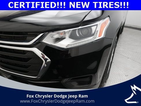 Used 2021 Chevrolet Traverse LS image 22