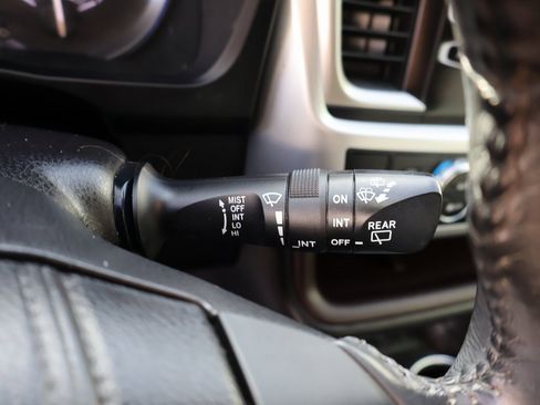 Used 2015 Toyota Highlander XLE image 40