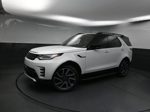 New 2025 Land Rover Discovery Dynamic SE AWD/4WD image 1