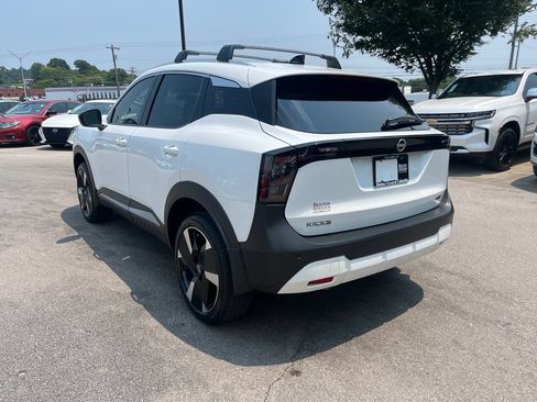 Certified 2026 Nissan Kicks SR FWD image 2