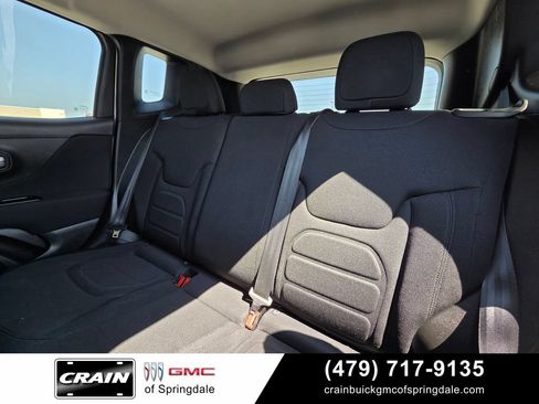 Used 2020 Jeep Renegade Latitude w/ Cold Weather Group AWD/4WD image 25