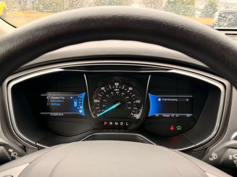 Used 2018 Ford Fusion S image 32