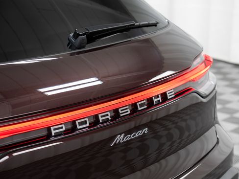 New 2026 Porsche Macan AWD/4WD image 34
