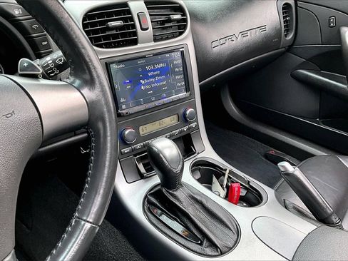 Used 2006 Chevrolet Corvette Coupe w/ Roof Package image 10