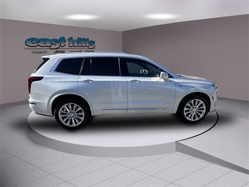 Used 2020 Cadillac XT6 Premium Luxury image 2