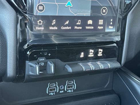 New 2026 RAM 1500 Laramie AWD/4WD image 19