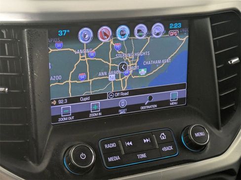 Used 2018 GMC Acadia SLT image 25