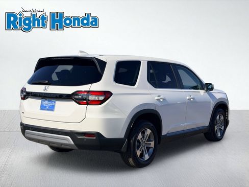 Used 2025 Honda Pilot EX-L image 7