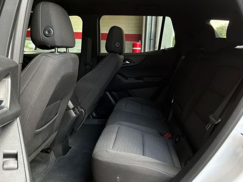 Used 2025 Chevrolet Equinox LT FWD image 11