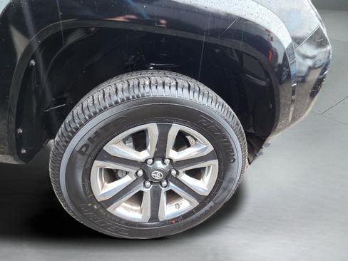 Used 2016 Toyota Tacoma Limited image 34