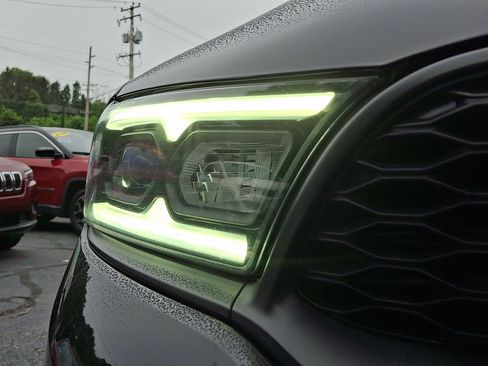 Certified 2022 Dodge Durango R/T w/ Blacktop Package AWD/4WD image 9
