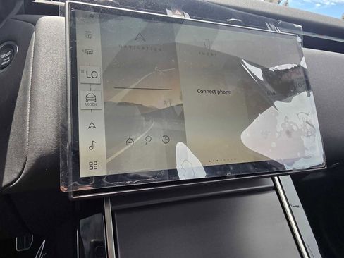 New 2025 Land Rover Range Rover Velar Dynamic SE image 28