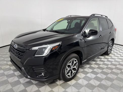 Used 2024 Subaru Forester Premium AWD/4WD image 9