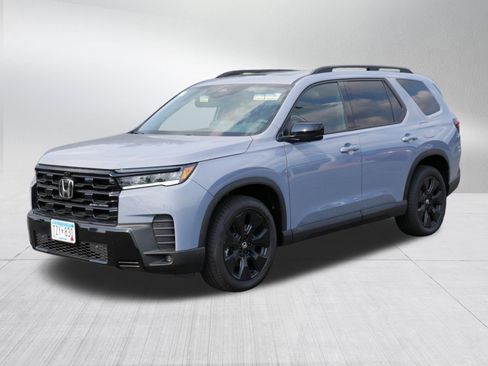 Certified 2026 Honda Pilot Black Edition image 3