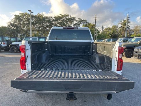 Used 2025 Chevrolet Silverado 2500 LT w/ Convenience Package image 29