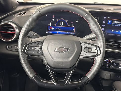 Used 2025 Chevrolet Trax RS w/ Driver Confidence Package image 23