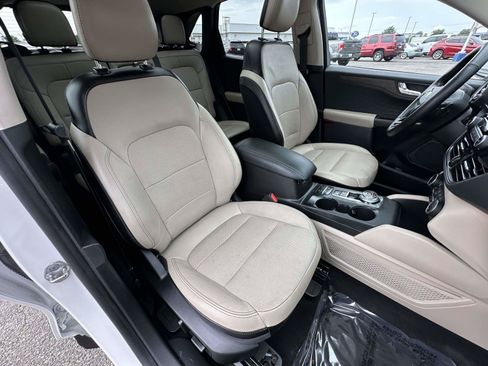 Used 2020 Ford Escape Titanium AWD/4WD image 29