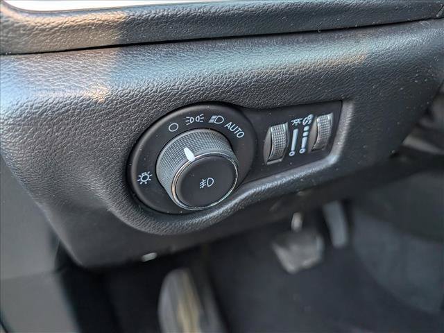 Used 2020 Chrysler Pacifica Touring w/ S Appearance Package FWD image 33