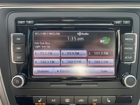 Used 2015 Volkswagen Passat 1.8T Limited Edition image 19