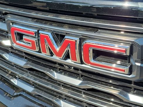 Used 2026 GMC Acadia AT4 w/ Luxury Package AWD/4WD image 31