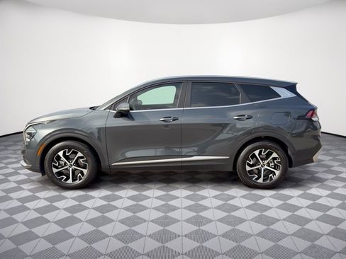 Used 2024 Kia Sportage EX FWD image 2