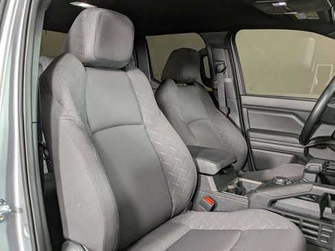 Used 2025 Toyota Tacoma SR5 AWD/4WD image 24