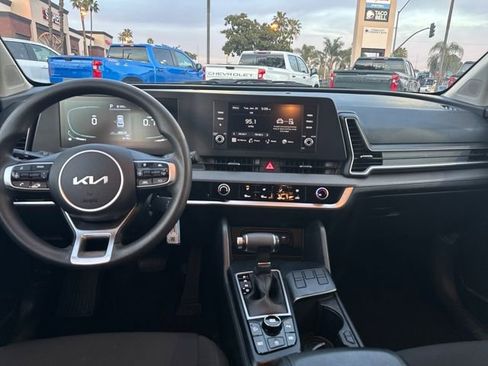 Used 2024 Kia Sportage LX image 12