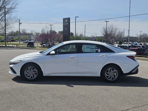 New 2026 Hyundai Elantra Blue image 4