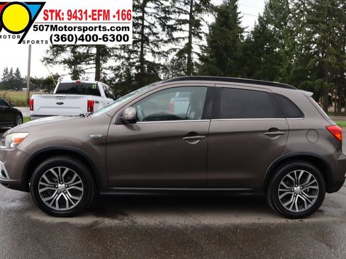 Used 2018 Mitsubishi Outlander Sport SEL image 5