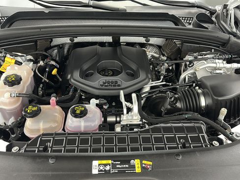 Used 2023 Jeep Grand Cherokee 4WD 4xe image 27