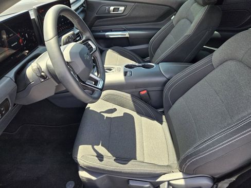 Used 2025 Ford Mustang Coupe RWD image 12