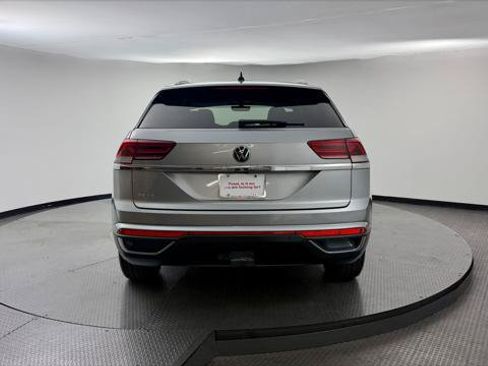 Used 2023 Volkswagen Atlas Cross Sport SE w/ Panoramic Sunroof Package FWD image 7