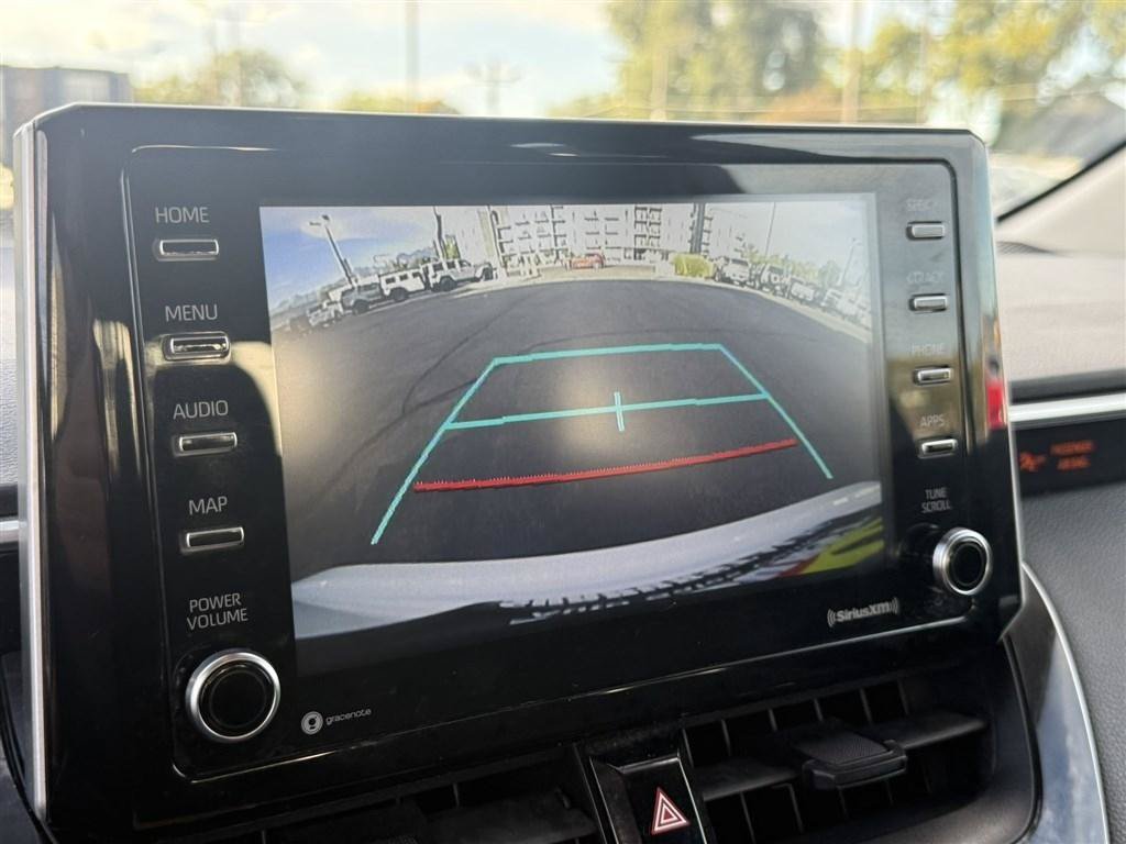 Used 2021 Toyota Corolla LE FWD image 19