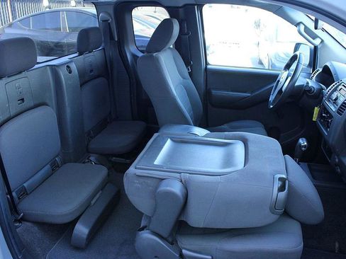 Used 2013 Nissan Frontier S image 17