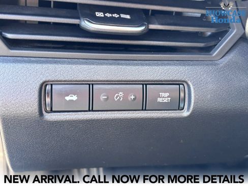 Used 2020 Nissan Altima 2.5 SR w/ Premium Package FWD image 10