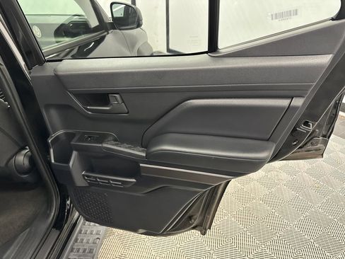 Used 2025 Toyota 4Runner SR5 AWD/4WD image 16