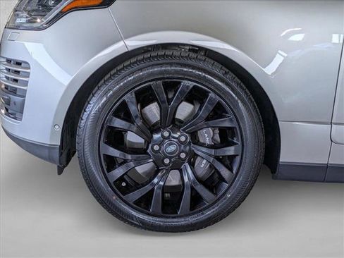 Used 2018 Land Rover Range Rover HSE image 24